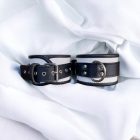 Fehér fekete bőr csuklóbilincs