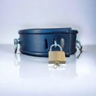 fekete bőr bdsm lakatolható nyakbilincs, három karikás hátulról, kézzel készített