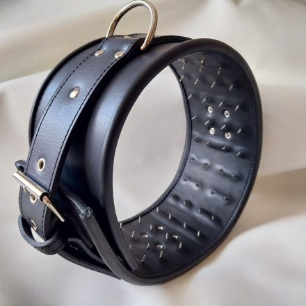 fekete bőr bdsm derékbilincs szöges belsővel, kézzel készített