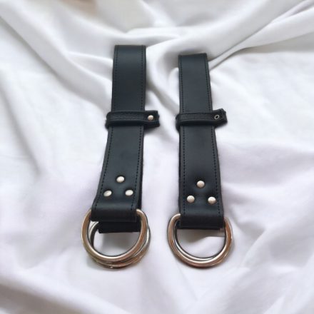 Binding straps, two-part bondage 