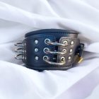 fekete bőr bdsm lakatolható nyakmerevitő karikákkal, kézzel készített