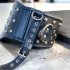 fekete bőr bdsm derékbilincs szegecses diszitéssel, kézzel készítve