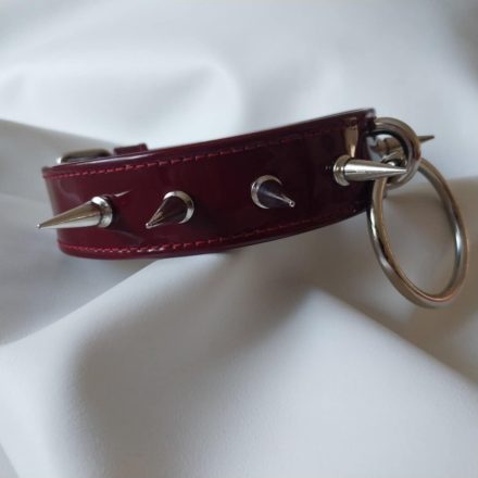 Mirror-lacquer neckcuff with spiked (burgundy)