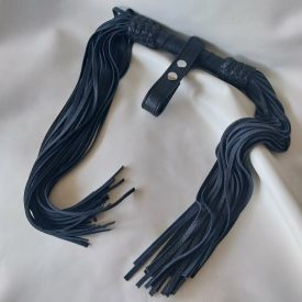fekete bőr bdsm duplavégű 60 szálas korbács, kézzel készített