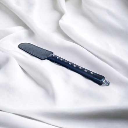 BDSM schwarzer Lederpaddel mit Dornen