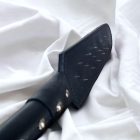 Bdsm szöges fekete bőr paskoló