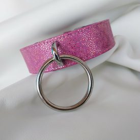pink bőr fetis nyakörv, csillogós mintával, kézzel készítve
